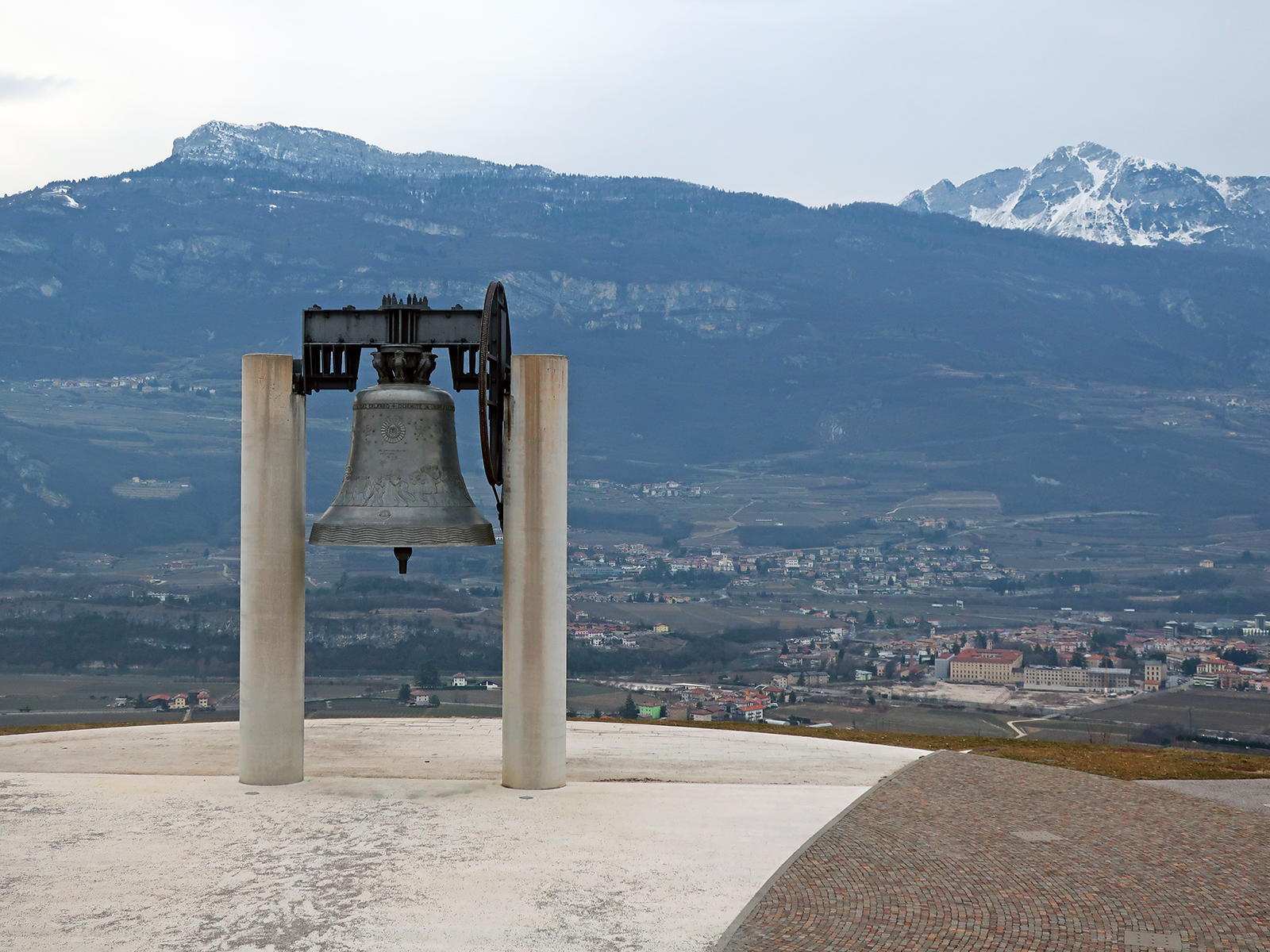 100 Jahre, 100 Schläge: Der Klang der Friedensglocke in Rovereto