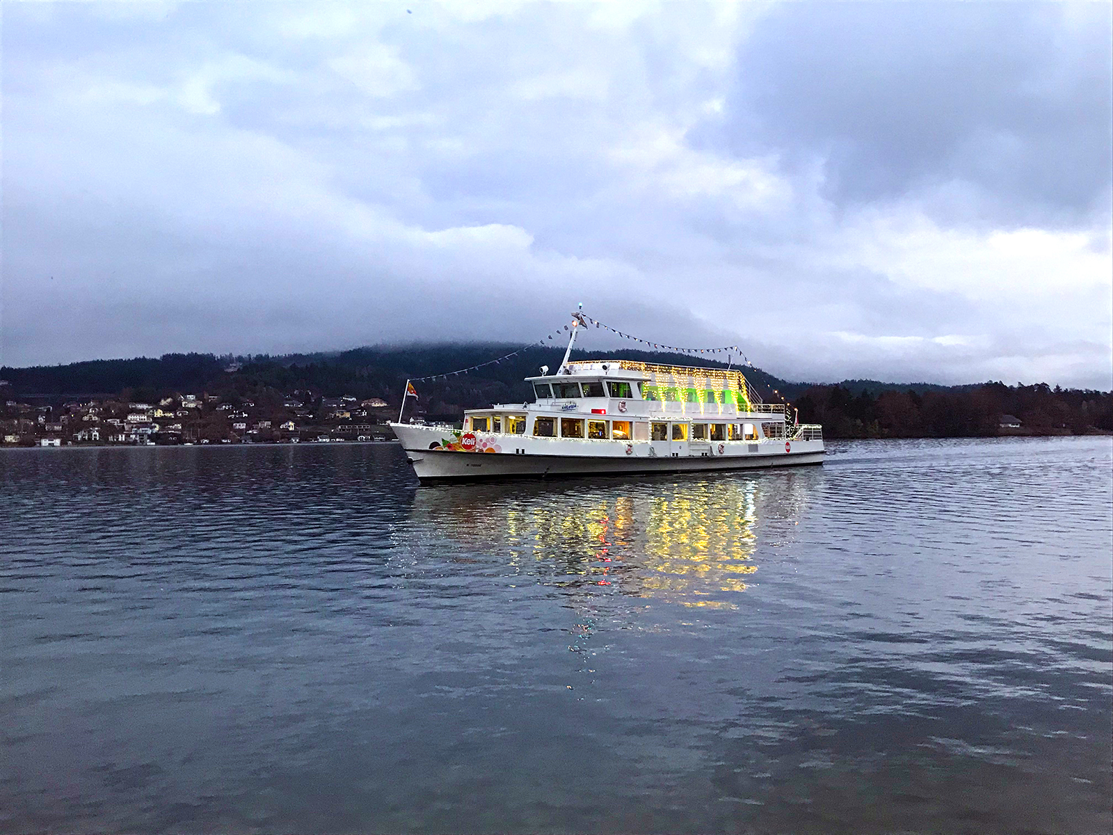 Christkindlmärkte in Kärnten: Schwimmender Advent am Wörthersee
