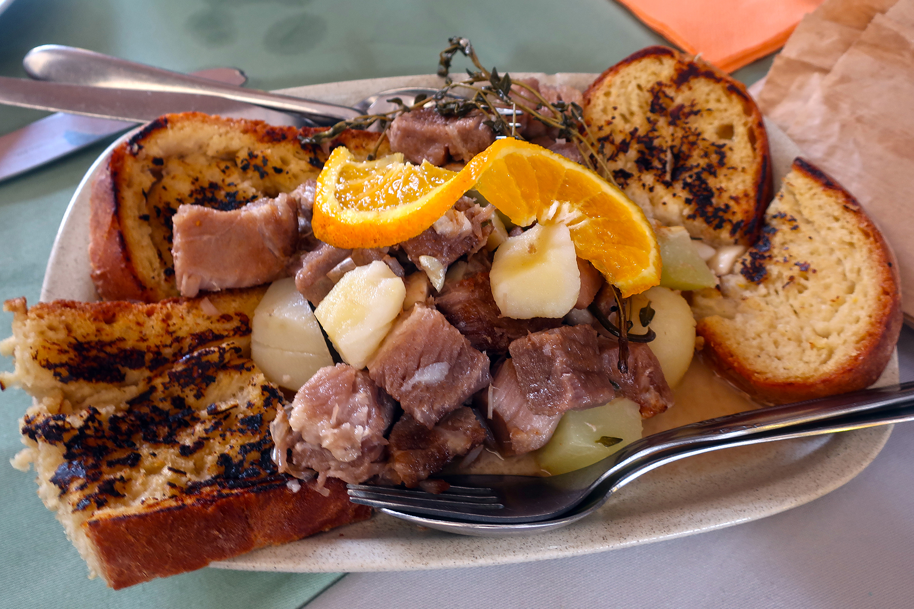Food-Guide Madeira: 16 Spezialitäten, die man im Urlaub auf Madeira kosten muss