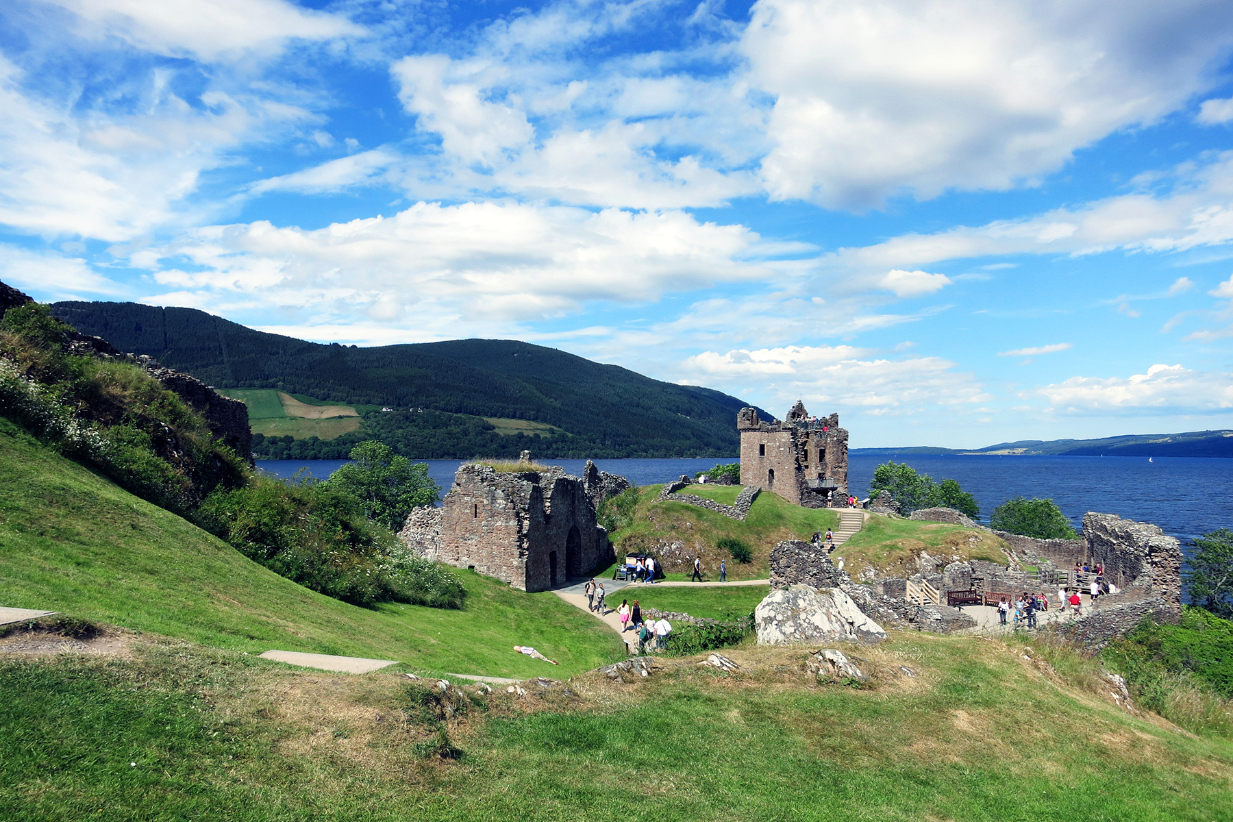 Die besten Stopps & Sehenswürdigkeiten rund um den Loch Ness