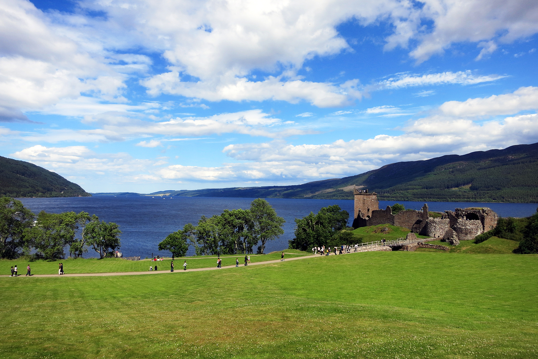 Die besten Stopps & Sehenswürdigkeiten rund um den Loch Ness
