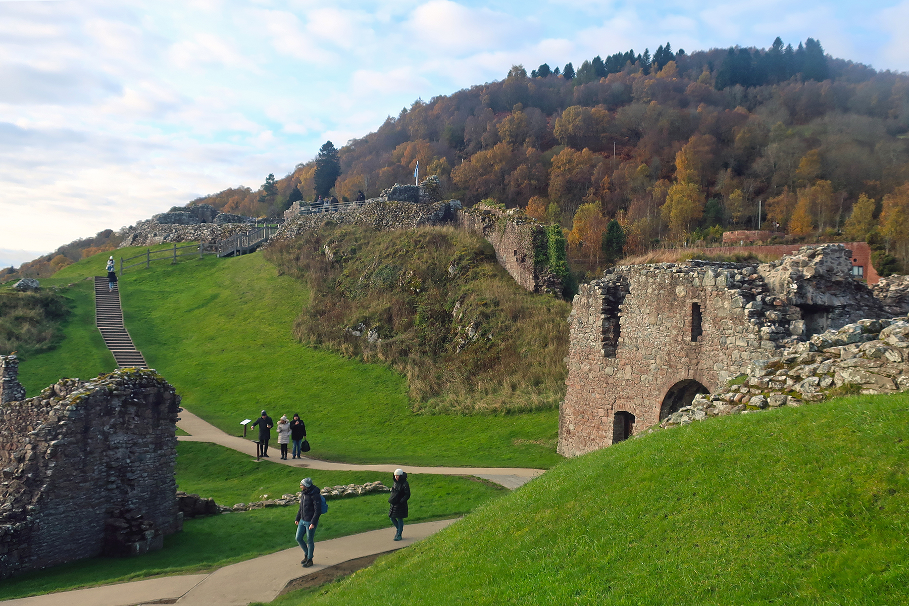 Die besten Stopps & Sehenswürdigkeiten rund um den Loch Ness