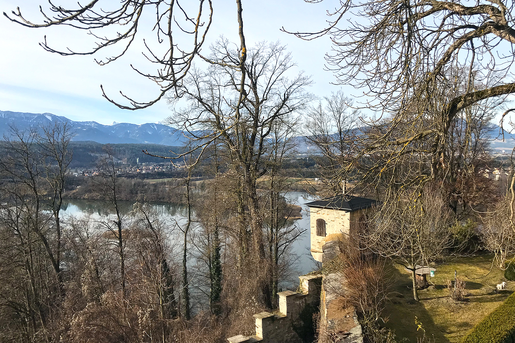 Schwimmen, schmausen und schweigen in Kärntens Schlosshotels