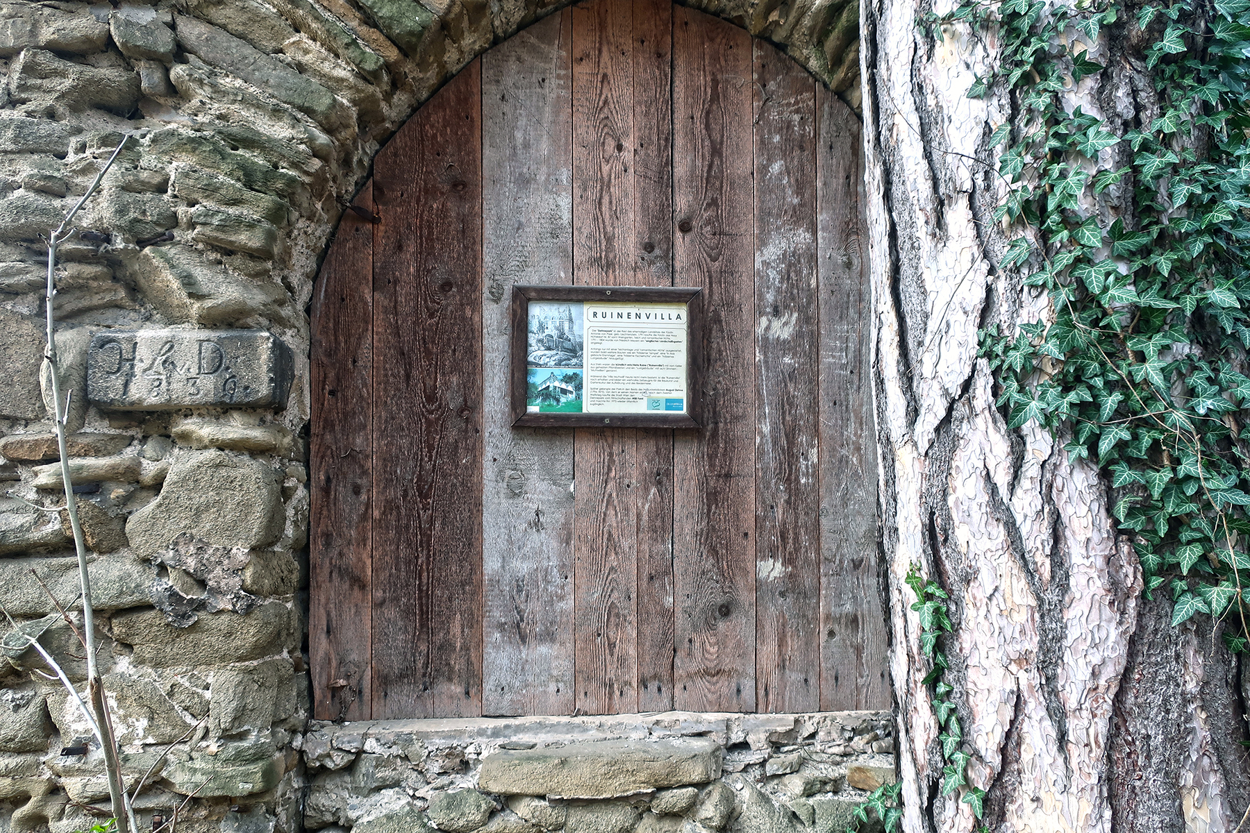 Lost Places in Wien: Die Ruinenvilla im Dehnepark in Wien
