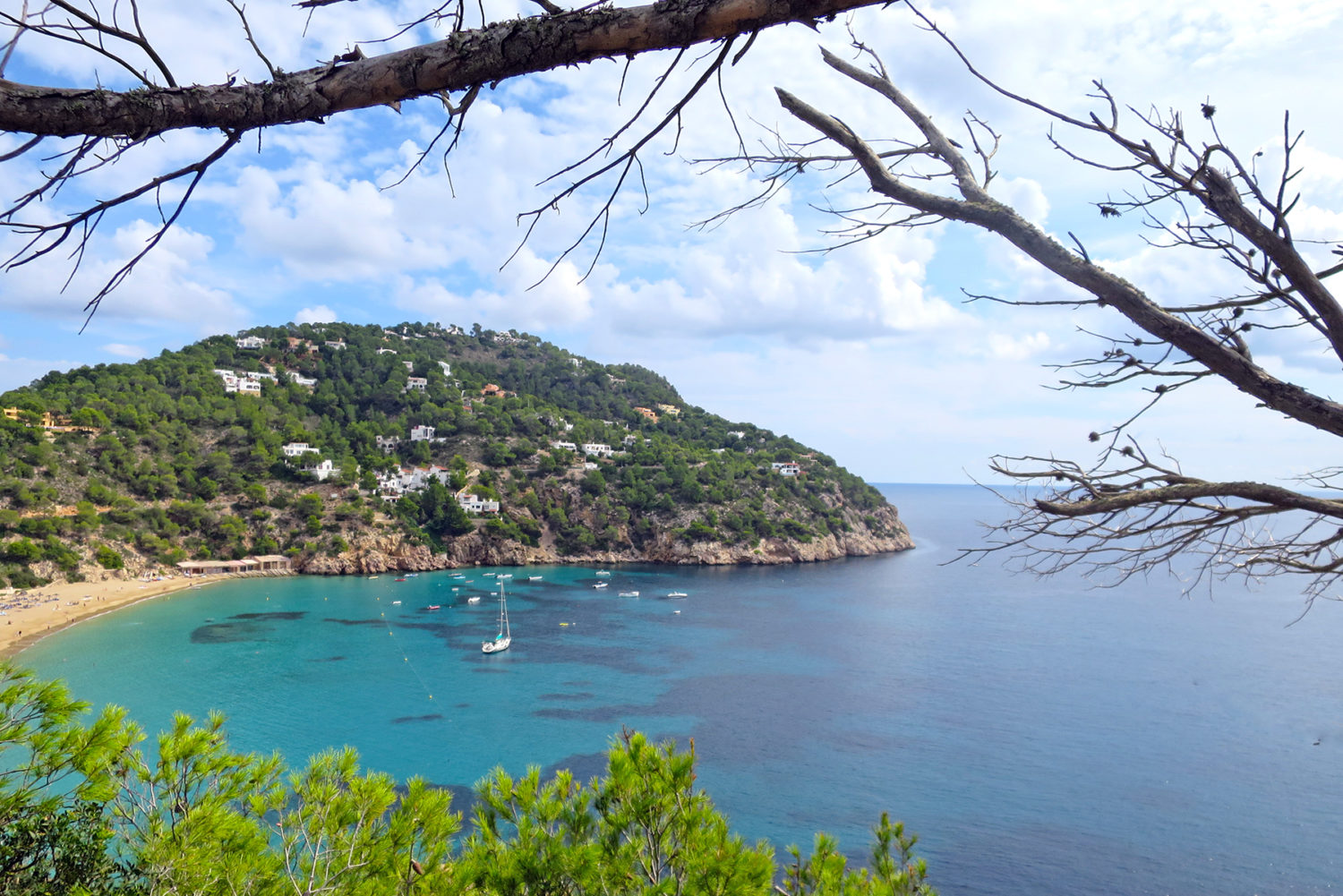 Partyhotels auf Ibiza: Clubben, feiern, tanzen, übernachten