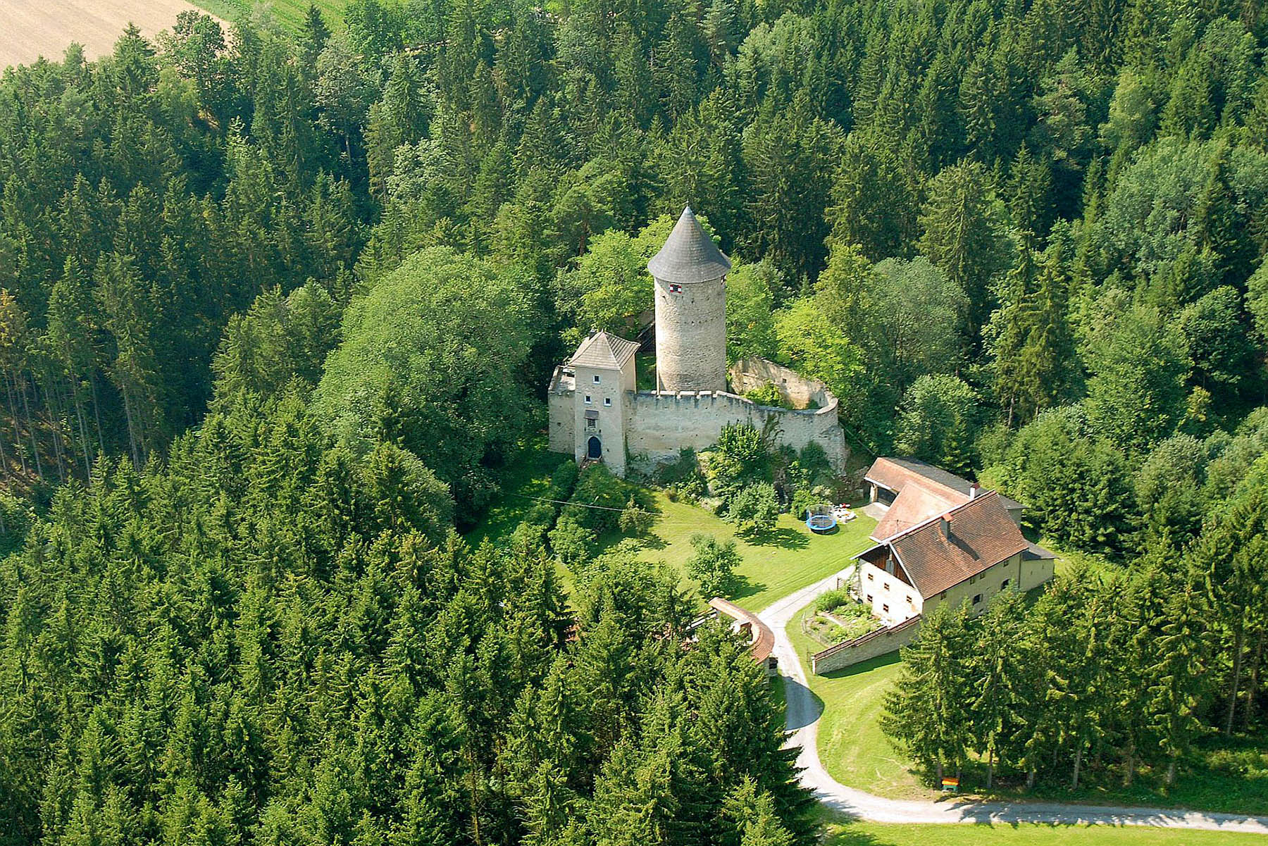 Burgen- und Schlösserweg: Grenzüberschreitender Wanderweg im Mühlviertel und Südböhmen