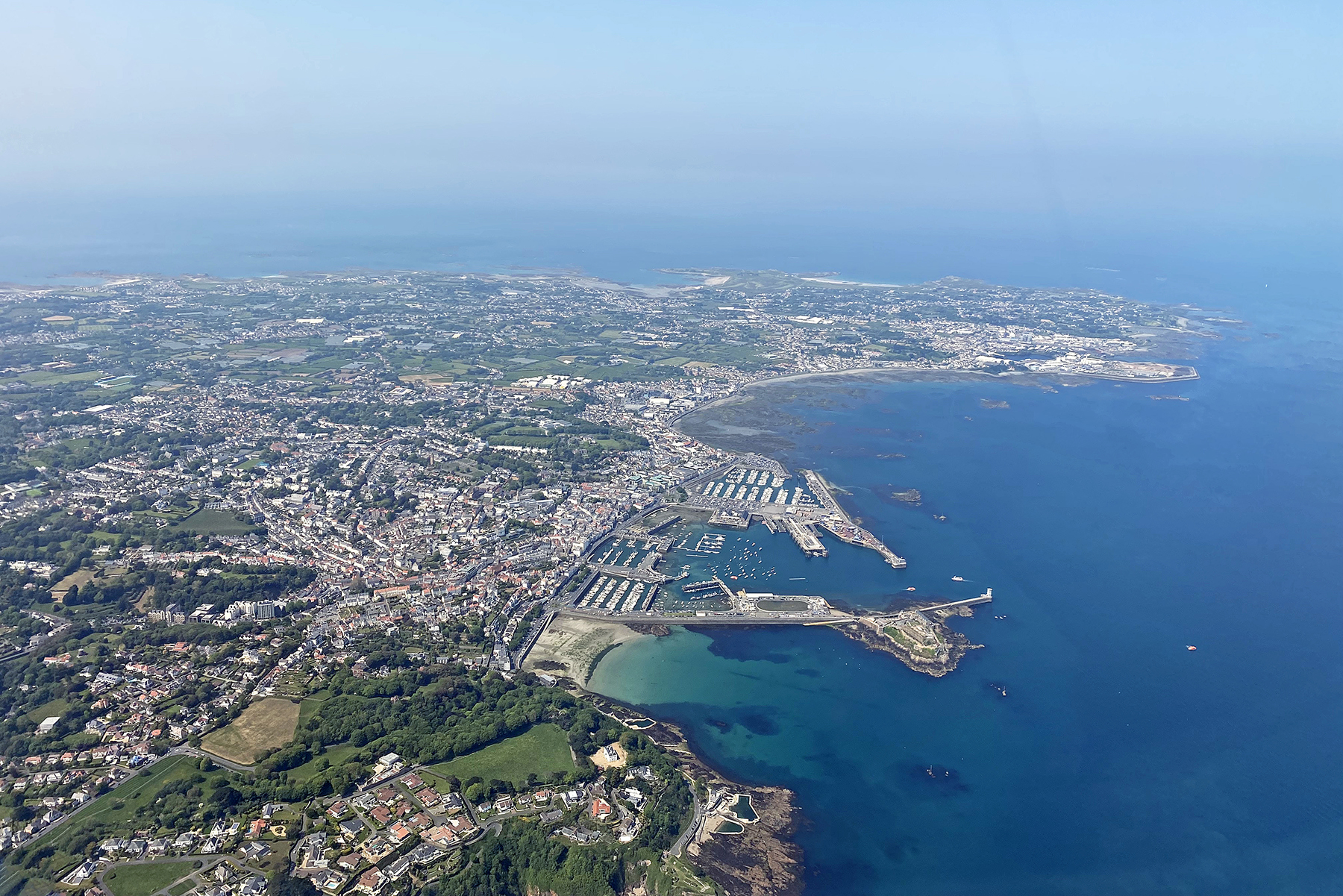 Kanalinseln 20 spannende & schrullige Fakten über Guernsey